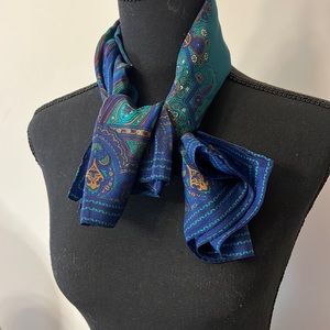 Beautiful blue and green scarf!
